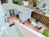 "Camp Russell"  Old Town Bay St. Louis, Steps from shopping and Entertainment!!!