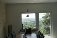 Ferienhaus mit Wunderschöner Aussicht in Zentraler Lage