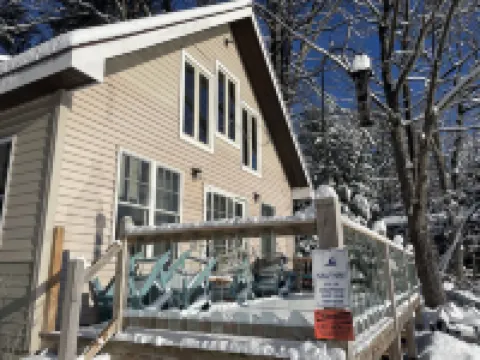Waterfront paradise, hot tub.  Saratoga/Lake George. Super clean & sanitized.