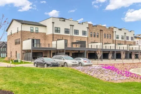 Luxury Massive Townhome, Pool, Elevator, Amenities Отели рядом с достопримечательностью «The Ascent»