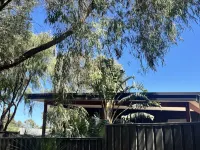 Beautiful 2 bedroom private cottage 3 minute walk to Dunsborough town.