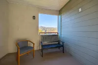 Walk to Downtown Gatlinburg - 4 minute walk - No Parking Hassles - Stunning View - Private Pools