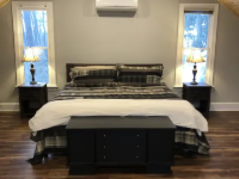 Cottage on 7 acres between West Jefferson and Boone. Pet Friendly HighSpeed Int Hotels in Pine Swamp