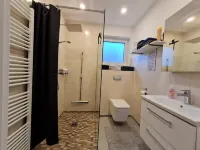 Dream accommodation with its own jetty and garden!