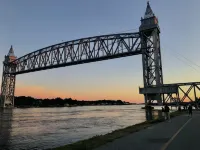 Minutes to beaches & canal Family friendly updated beach house