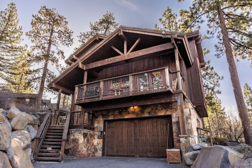 Lake Tahoe - Lake View and Pet Friendly!