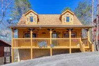 2-Bed/2-Bath w/Kids' Loft, Hot Tub, Community Pool, Right Behind Dollywood!! Hotels near Gatlinburg-Pigeon Forge Airport