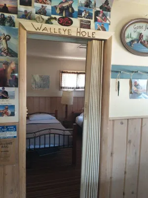 Spacious 3br cabin 4 blks from Leech Lake. All appliances and spectacular patio!