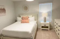 Kenzie’s Corner | Modern | Comfort | Resort