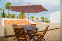 Lovely 2 bedroom apartments with sea view, air conditioning and  Wi-Fi