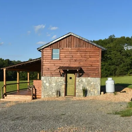 Rustic Tobacco Barn Cabin in the heart of Yadkin Valley Wine Country