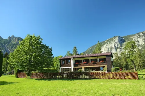 Ideal for nature lovers, families and dog owners