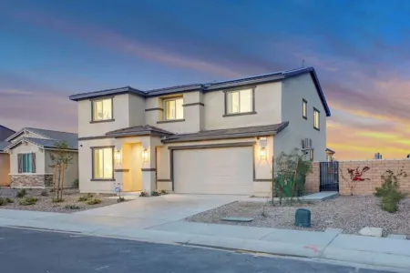 Large 7 Bdr + 9 beds, Huge GameRoom, Putting Green, Bocce, Pool & Spa, designer