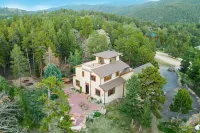 Beautiful Rocky Mountain Retreat Above Boulder with Privacy & Views 푸르마일 캐년 주변 호텔
