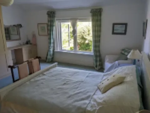 Cosy Cottage by the Sea (1x BIG Master Double Bedroom)