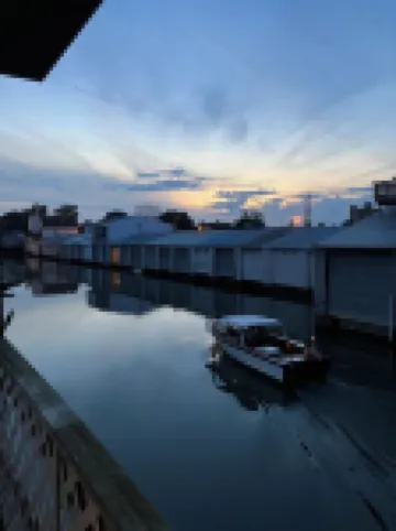 Enjoy a Boathouse on the Bay in the heart of Downtown Sandusky.