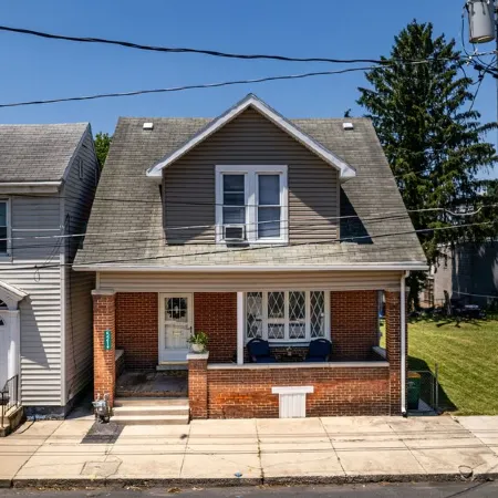 Cheerful 2-bedroom home in the Boro Chambersburg