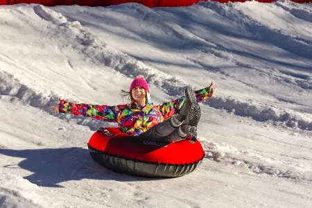 Ski In/out, Sleeps 8, Pool, Hot Tub, Snow Tubing!