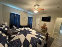 Spacious 3 Bedroom Home 1 Acre Unlimited Fast wifi Hotel di West Feliciana Parish