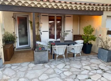 House 130 metres from the sea