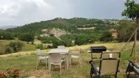 Lovely Cottage in the Tiber River Park, panoramic eclusivo near Todi