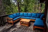 Cedar Retreat with Hot Tub, Sauna & Lake Access