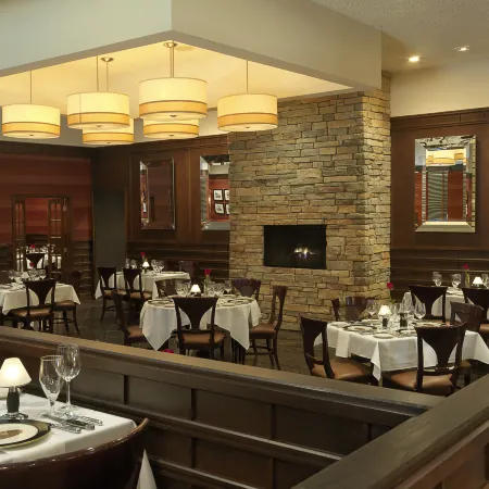 DoubleTree by Hilton Collinsville - St. Louis