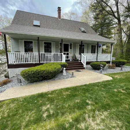 Entire house in Wells, ME nestled in a quiet neighborhood a mile from the beach.