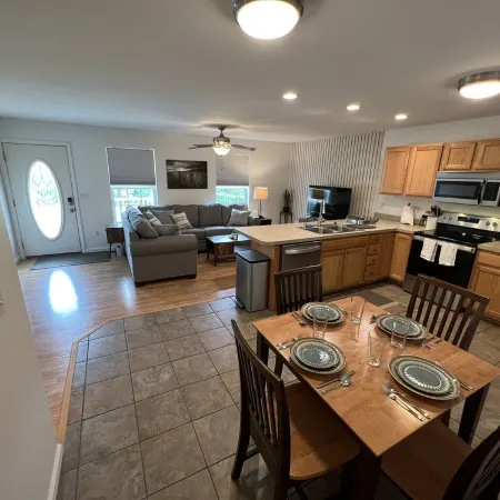 Relaxing 2 bedroom home minutes away from PMRP