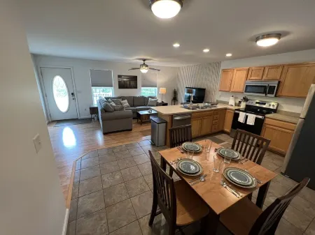 Relaxing 2 bedroom home minutes away from PMRP