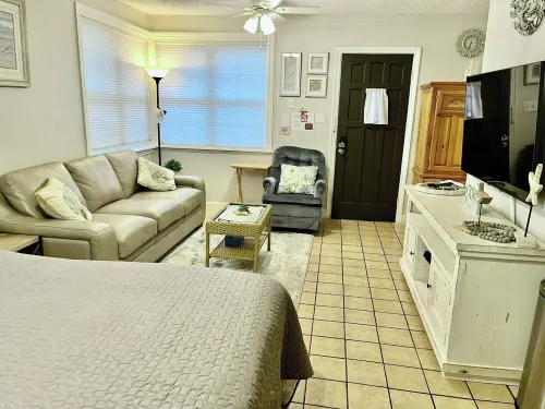 Madeira Beach Studio Cottage Hotel a Madeira Beach