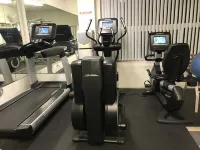 Beautiful Remodeled West Los Angeles condo - Brentwood adjacent. Hotels in West Los Angeles