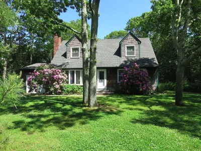 July Availability. Beautiful Private 4 Br, Heated Pool. Close to Everything.