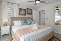 Water Front/ Free Heated Salt Water Pool/Game Room/Amenities Galore