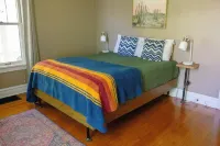 Pet-Friendly Downtown Ironton minutes away Elephant Rocks, Johnson Shut-ins
