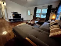 3-bedroom house in serene Calhoun with AC, WiFi, fitness room