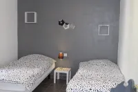 Bright cottage with terrace and garden ideal for visiting the region Hotels in Vaudricourt