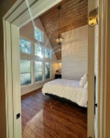 Boulder Trail Getaway- 15 min from New River Gorge National Park Hotels in Wilderness