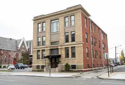 Urban 2BR/2BA Apt w/ 1 Free Parking Spot 2 miles to Lucas Oil Hotels in 