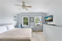 Spacious 2 Bed2 Bath Guest Suite Apt with HOT TUB and EV Charging