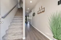 U2 - Peloton Bike - 2 Kings - Work Here - 1G Wi-Fi - Stunning Aviation Theme!