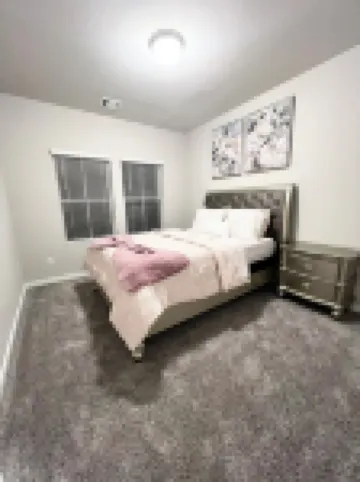 Home sweet home with 4 bedrooms/2.5 baths and 8 beds. Hotels near George Bush Park