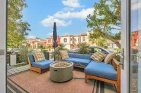 Luxury Villa in Belmont Shores 4 Bedrooms 3 Bath - Bungalows