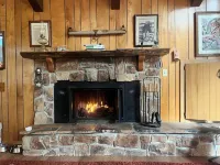 Mountain cabin with fireplace. Minutes away from Shaver Lake and China Peak.