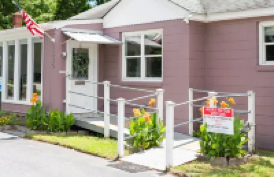 2 Southern Charm Studio 2 is a Private Studio 4 Miles to Downtown Charleston