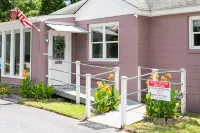 2~Charleston Gem~ Studio 2 is Located 4 Miles from Downtown Charleston