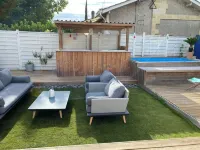 Family home on the outskirts of Bordeaux, close to all amenities (streetcar, bus)