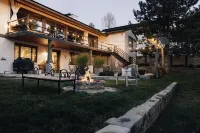 Honeycut Hideaway (king bed, fireplace & Hot tub