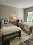 Newly renovated, Enjoy the beautiful Fall Weather in the South!!