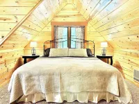 Riverfront Luxury Cabin #9 at The Log Cabin Inn